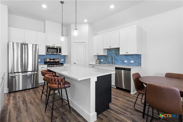 314 Cardinal Drive, Port Lavaca, TX 77979