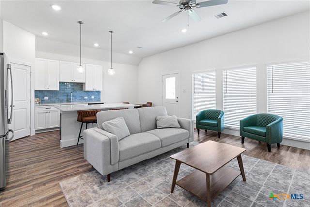 314 Cardinal Drive, Port Lavaca, TX 77979