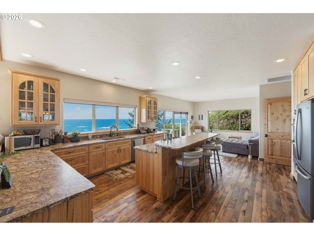 201 Allen Lane, Brookings, OR 97415