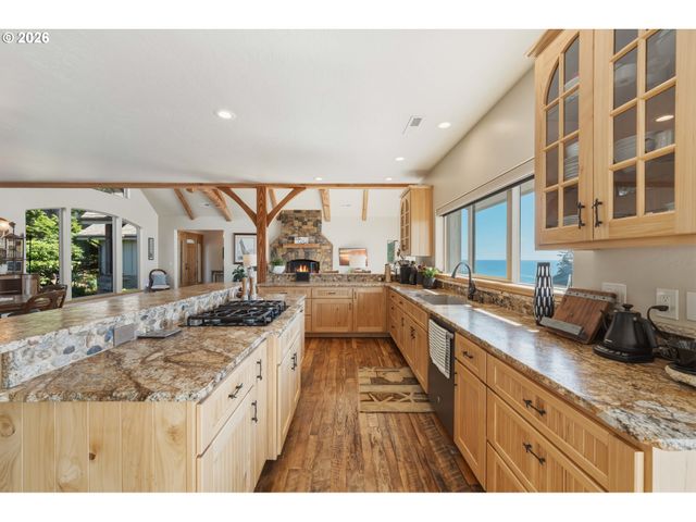 201 Allen Lane, Brookings, OR 97415