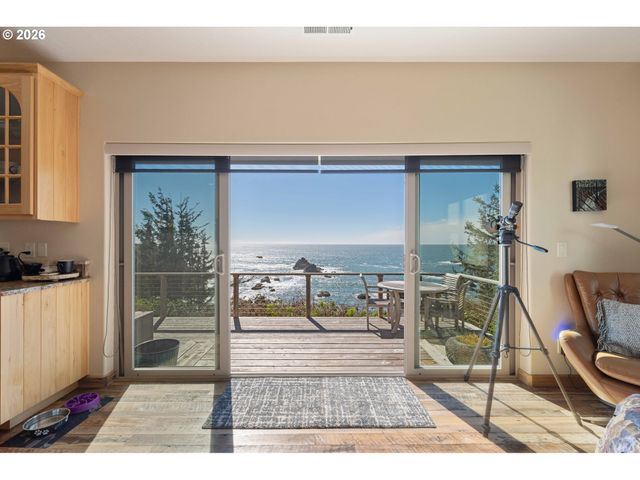 201 Allen Lane, Brookings, OR 97415