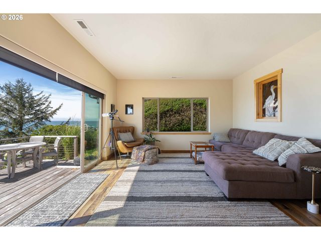 201 Allen Lane, Brookings, OR 97415