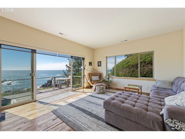 201 Allen Lane, Brookings, OR 97415
