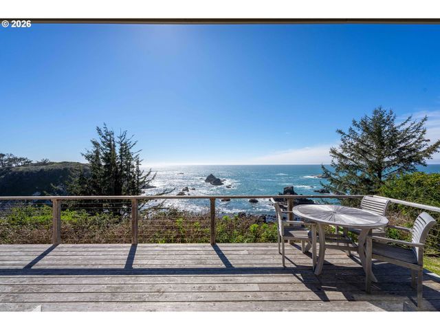 201 Allen Lane, Brookings, OR 97415