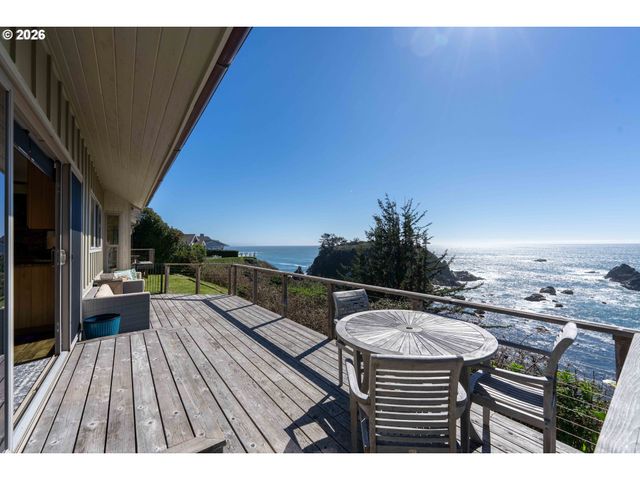 201 Allen Lane, Brookings, OR 97415