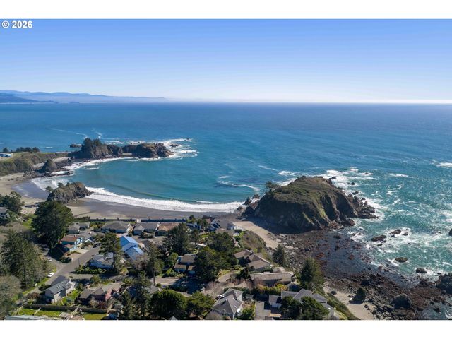 201 Allen Lane, Brookings, OR 97415