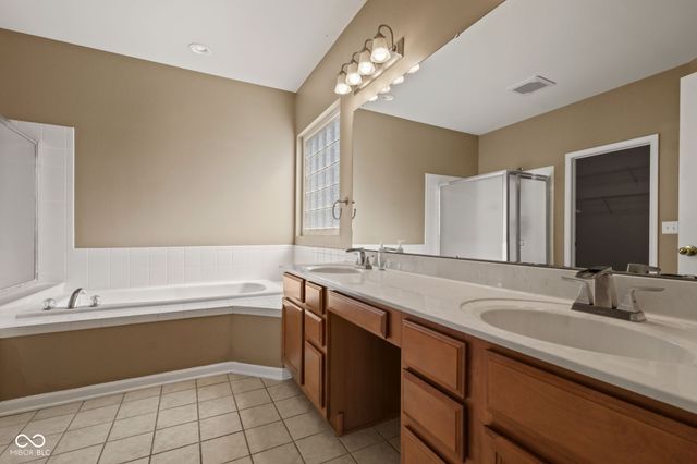 10983 Parkland Court, Fishers, IN 46037