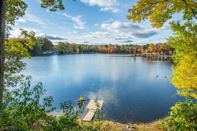 105 Wildwood Rd, Jefferson Twp., NJ 07438
