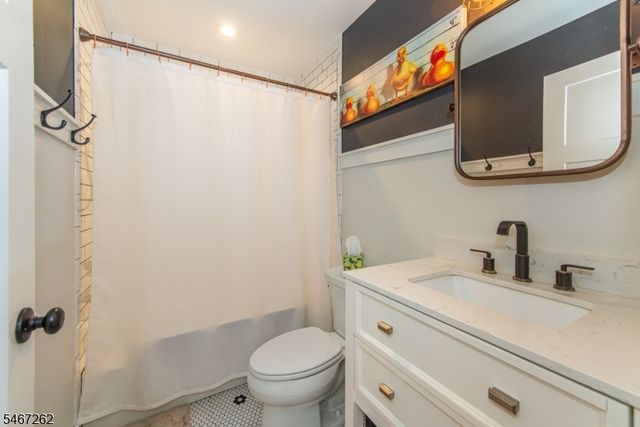 105 Wildwood Rd, Jefferson Twp., NJ 07438