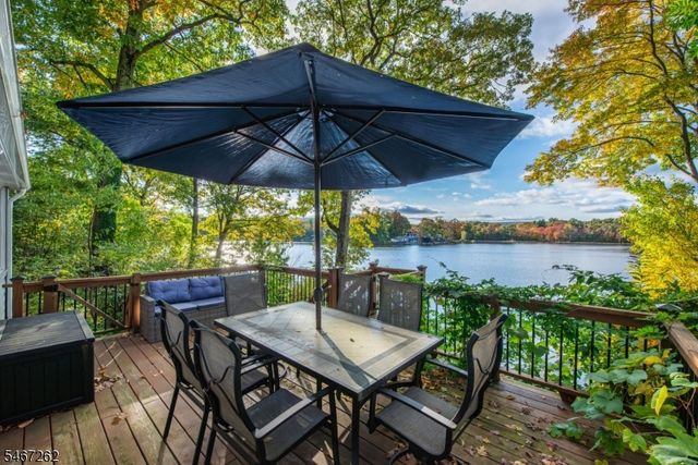 105 Wildwood Rd, Jefferson Twp., NJ 07438