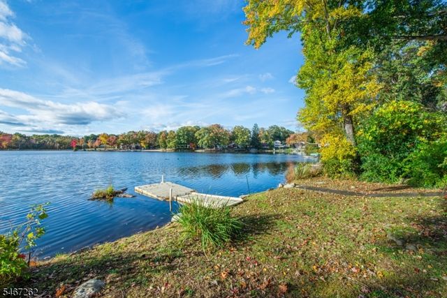 105 Wildwood Rd, Jefferson Twp., NJ 07438