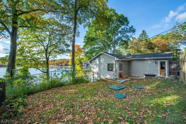 105 Wildwood Rd, Jefferson Twp., NJ 07438