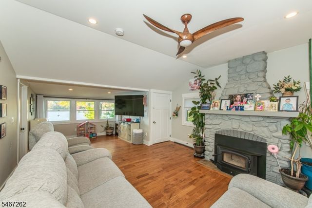 105 Wildwood Rd, Jefferson Twp., NJ 07438