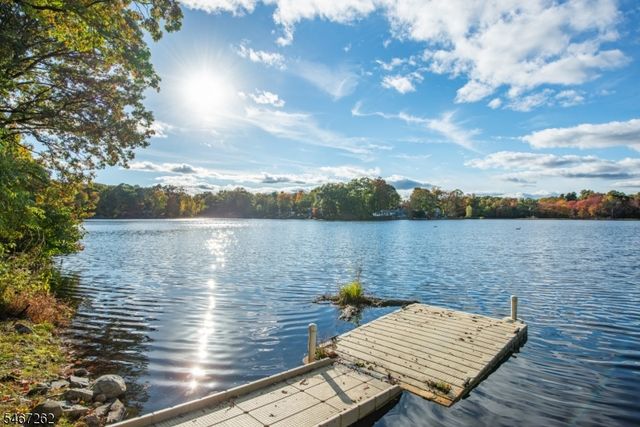 105 Wildwood Rd, Jefferson Twp., NJ 07438