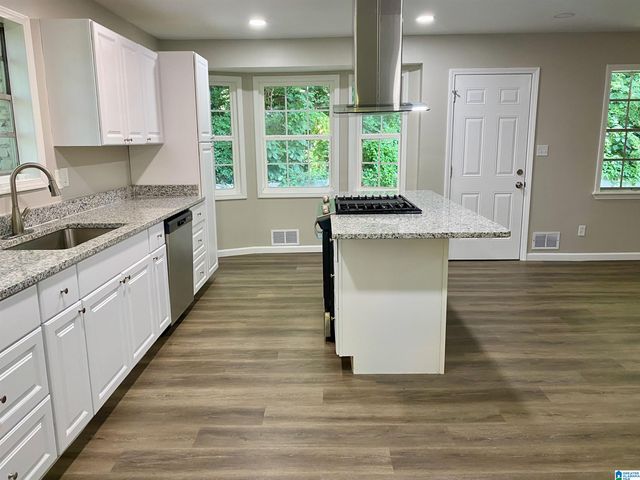 8925 VALLEY HILL DRIVE, Birmingham, AL 35206