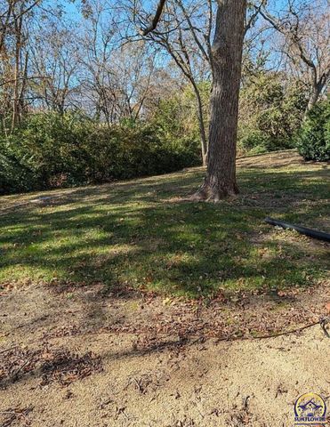 5741 SW 22nd Ter Apt 1, Topeka, KS 66614