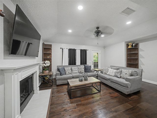 7325 S Meadow Drive E, Fort Worth, TX 76133
