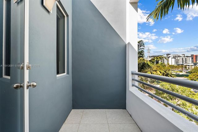 704 NE 5th St, Fort Lauderdale, FL 33301