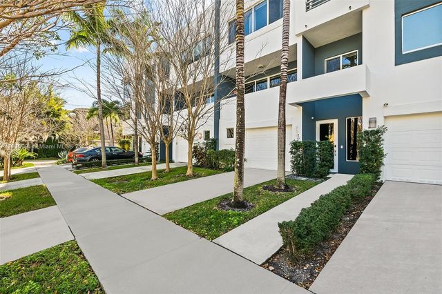 704 NE 5th St, Fort Lauderdale, FL 33301