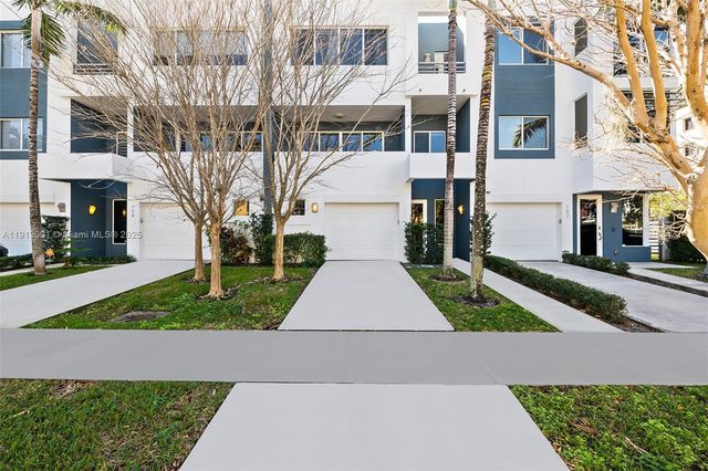 704 NE 5th St, Fort Lauderdale, FL 33301