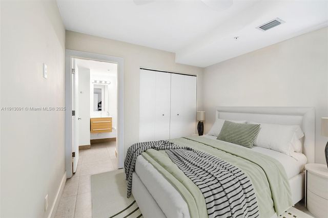 704 NE 5th St, Fort Lauderdale, FL 33301