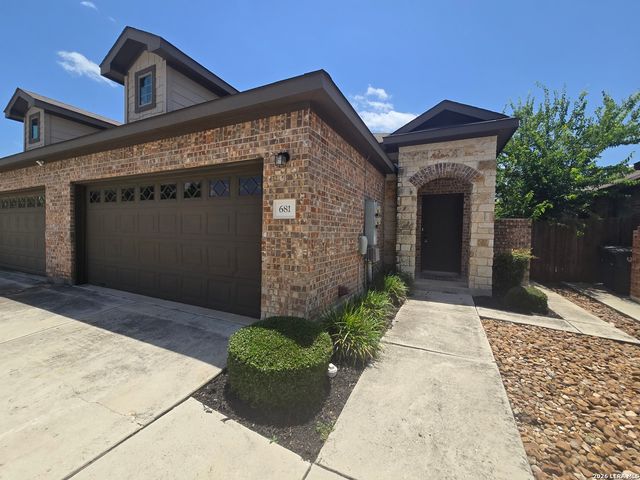 685 CREEKSIDE CIR, New Braunfels, TX 78130