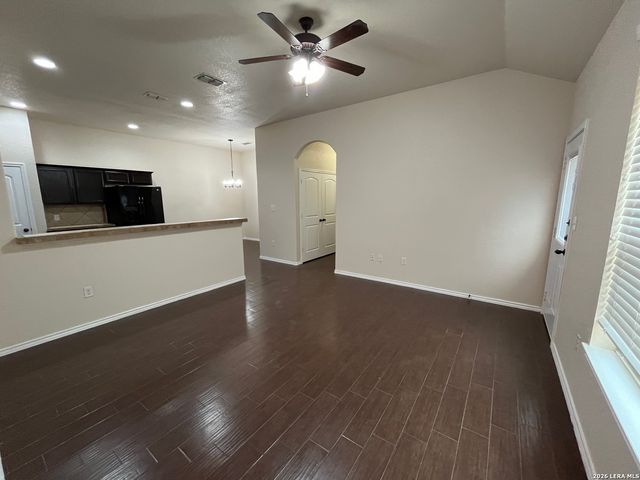 685 CREEKSIDE CIR, New Braunfels, TX 78130