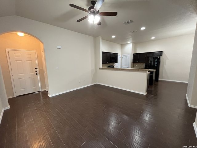 685 CREEKSIDE CIR, New Braunfels, TX 78130