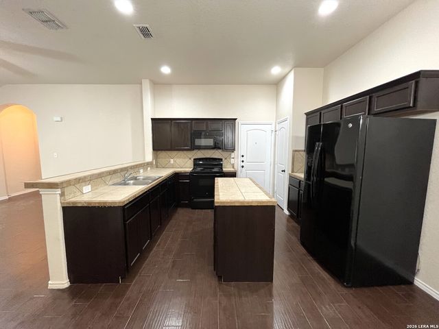 685 CREEKSIDE CIR, New Braunfels, TX 78130