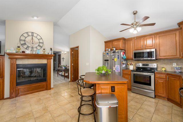 1525 S Shiloh St, Wichita, KS 67207