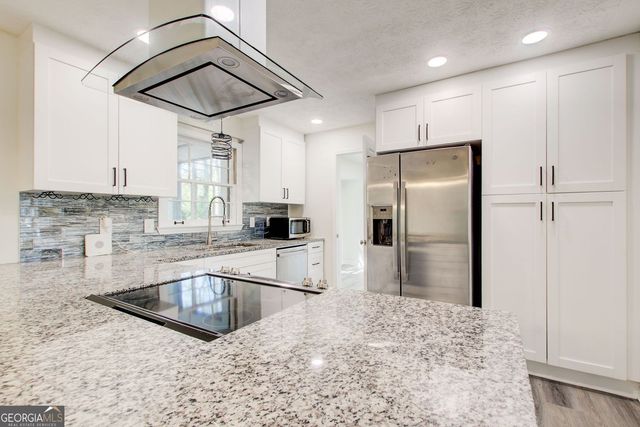 3553 Sandy Woods Lane, Stone Mountain, GA 30083