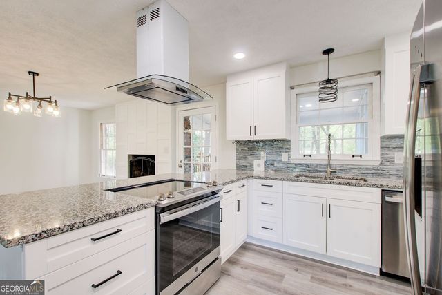 3553 Sandy Woods Lane, Stone Mountain, GA 30083