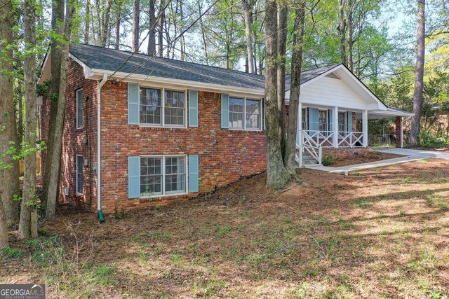 3553 Sandy Woods Lane, Stone Mountain, GA 30083