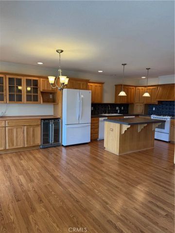 17120 Knollview Drive, Hidden Valley Lake, CA 95467