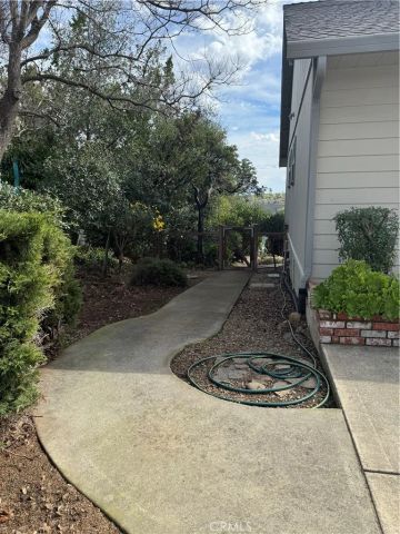 17120 Knollview Drive, Hidden Valley Lake, CA 95467
