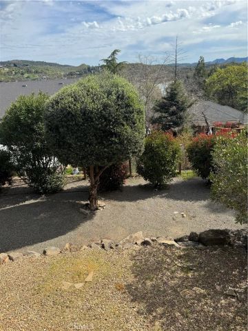 17120 Knollview Drive, Hidden Valley Lake, CA 95467