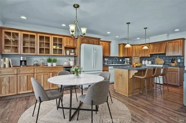 17120 Knollview Drive, Hidden Valley Lake, CA 95467