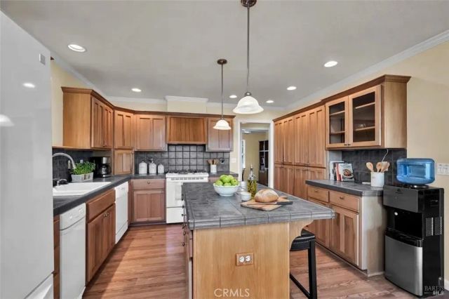 17120 Knollview Drive, Hidden Valley Lake, CA 95467