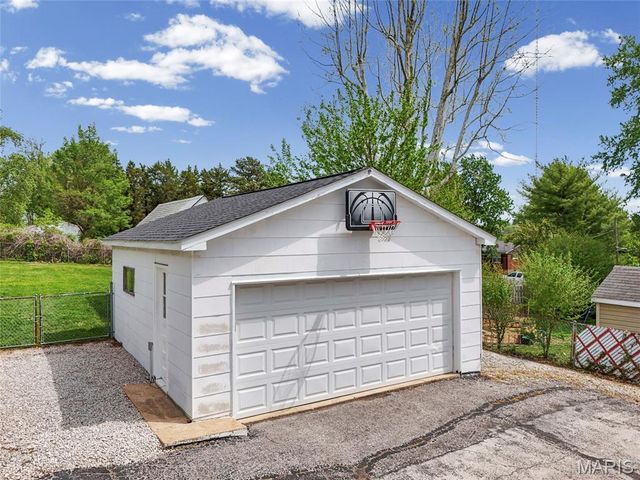 4005 Reavis Barracks Road, Mehlville, MO 63125