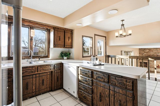 5736 Matterhorn Drive NE, Fridley, MN 55432