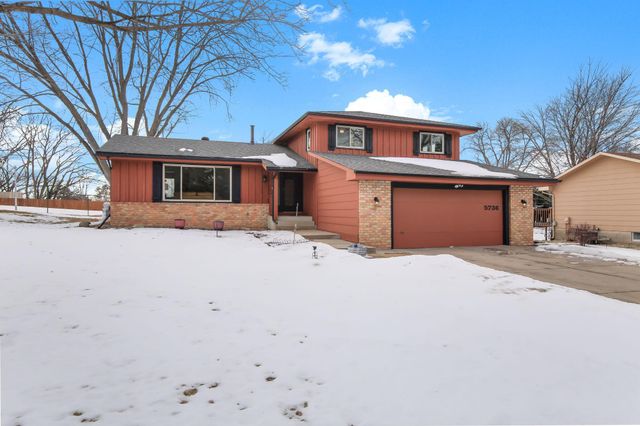 5736 Matterhorn Drive NE, Fridley, MN 55432