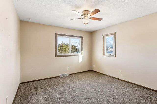 5736 Matterhorn Drive NE, Fridley, MN 55432