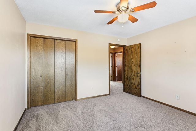 5736 Matterhorn Drive NE, Fridley, MN 55432