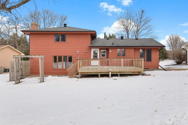 5736 Matterhorn Drive NE, Fridley, MN 55432