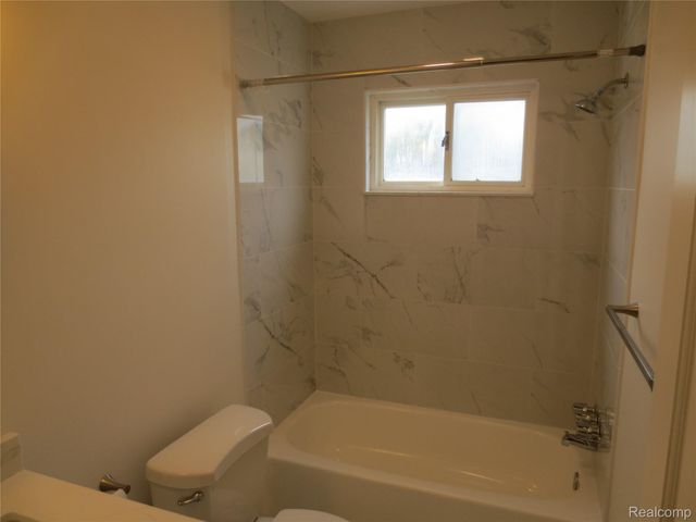 34600 Michelle Drive, Romulus, MI 48174
