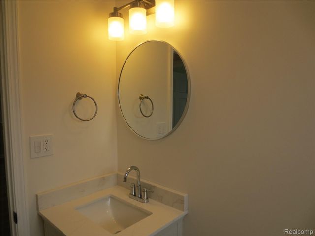 34600 Michelle Drive, Romulus, MI 48174