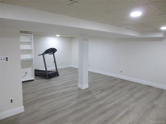 34600 Michelle Drive, Romulus, MI 48174