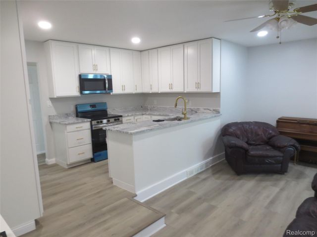 34600 Michelle Drive, Romulus, MI 48174