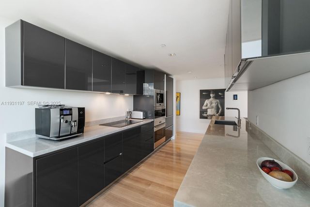 1451 Brickell Ave 2405, Miami, FL 33131