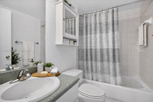 701 Brickell Key Blvd 1108, Miami, FL 33131